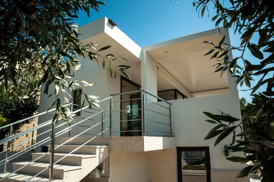 Villa Calypso Palaiontsiflikion Exterior photo
